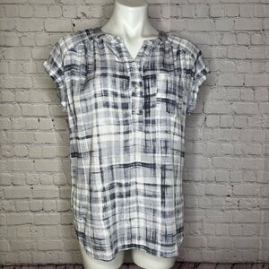 Rose & Olive Blue Gray and White Plaid Short Sleeve Blouse Size M
